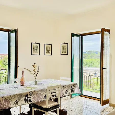 Apartment Sunshine In The Center Massa Lubrense